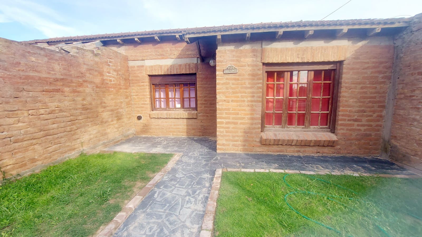 Casa 3 dormitorios en esquina — Barrio Viajantes del Sur — Araucanos 2559 bahia blanca — Venta, foto 1 de 8
