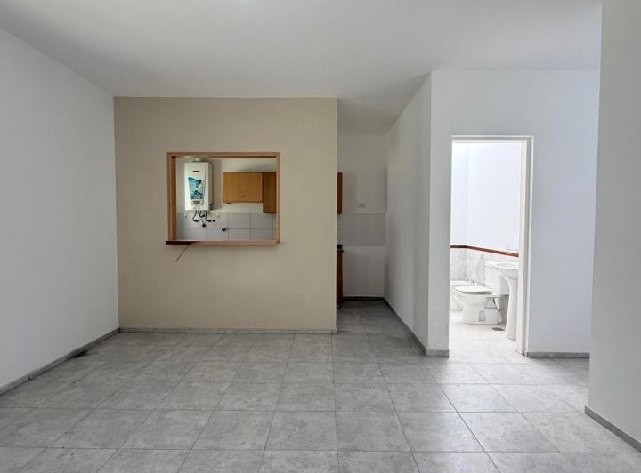 Propiedad importada — Avenida Ejercito Argentino al 300 — Venta, foto 7 de 8