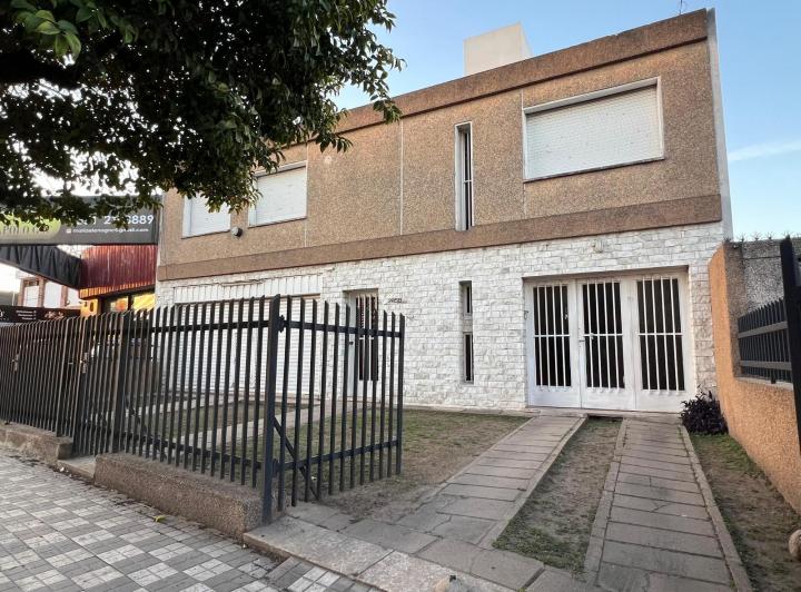 Casa 10 ambientes en Alto Verde — Bv Los Granaderos al 2800 — Venta, foto 1 de 8