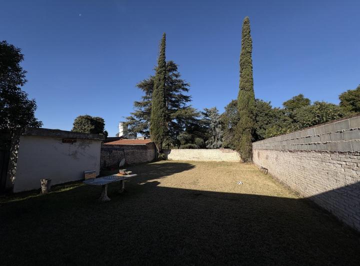 Casa 7 ambientes en Cerro de las Rosas — Gobernador Roque Ferreyra al 1500 — Venta, foto 1 de 8