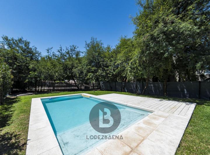 Casa 9 ambientes en La Pankana — Av. los Alamos 1767 - La Pankana — Venta, foto 3 de 8