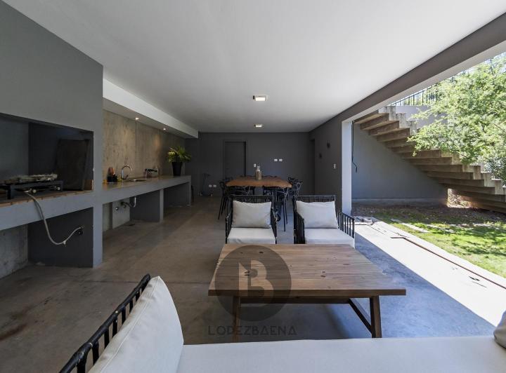Casa 9 ambientes en La Pankana — Av. los Alamos 1767 - La Pankana — Venta, foto 6 de 8