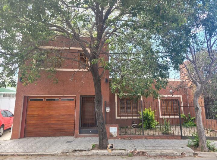 Casa 7 ambientes en Barrio Escobar — Las Playas al 1400 — Venta, foto 1 de 8