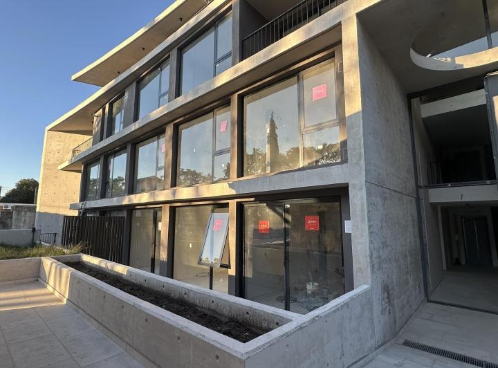 Departamento 5 ambientes en Cerro de las Rosas — Av. Rodríguez del Busto al 2400 — Venta, foto 2 de 8