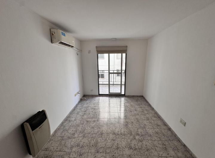 Departamento 1 dorm en Alberdi — Avenida Colon al 1800 — Alquiler, foto 3 de 8