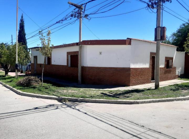 Casa 7 ambientes en Villa Dolores — Excelente Casa Y Punto Comercial!! En Venta en Villa Dolores, Traslasierra!! — Venta, foto 1 de 8