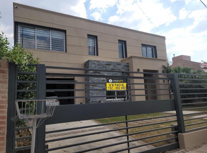 Casa 4 dormitorios en El Refugio — Raul Rina al 8500 — Venta, foto 2 de 8