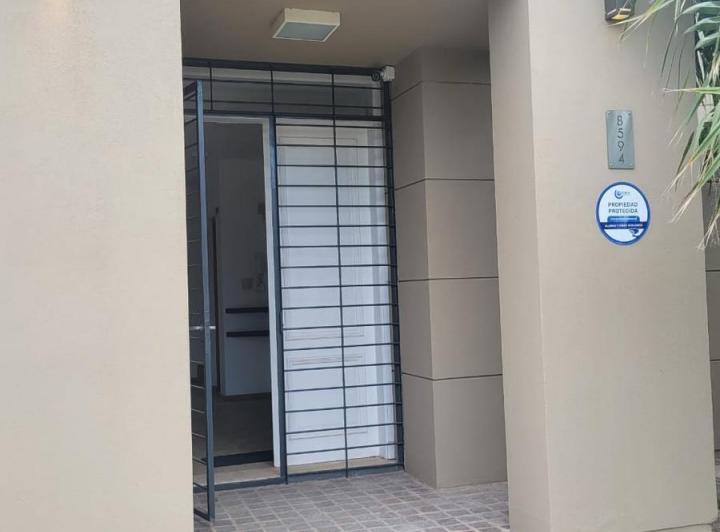 Casa 4 dormitorios en El Refugio — Raul Rina al 8500 — Venta, foto 3 de 8