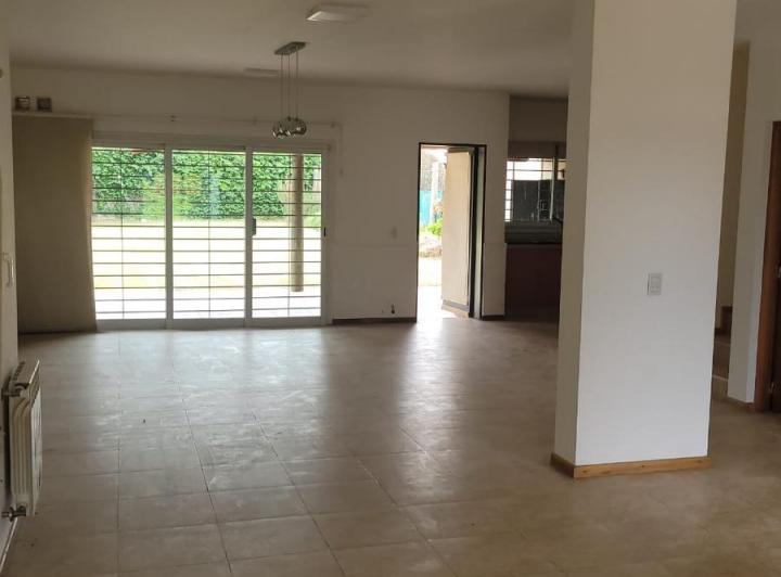 Casa 4 dormitorios en El Refugio — Raul Rina al 8500 — Venta, foto 4 de 8