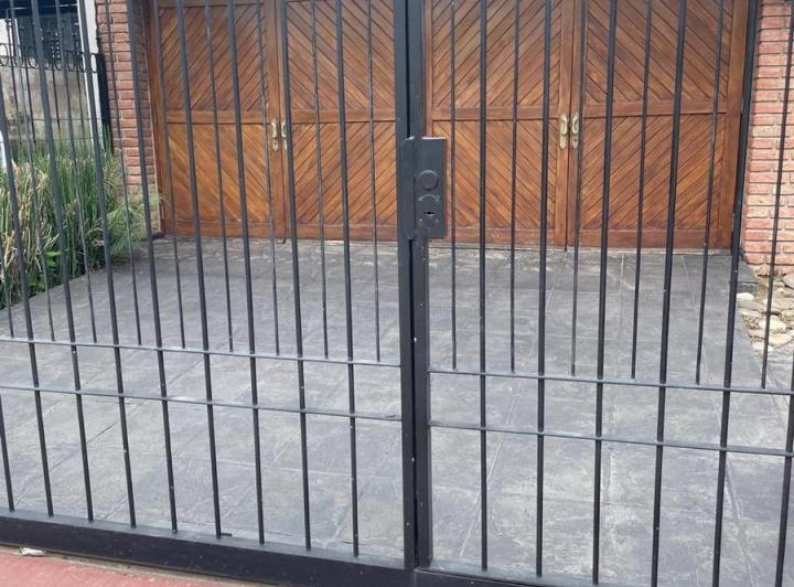Casa 7 ambientes en Cerro de las Rosas — José Gigena 2070 — Alquiler, foto 5 de 8