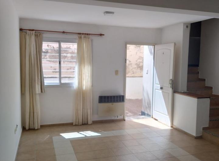 PH 4 ambientes en Alto Alberdi — 9 de Julio al 3300, Duplex en Complejo Cerrado, 2 Dorm., Patio y Cochera. — Venta, foto 4 de 8