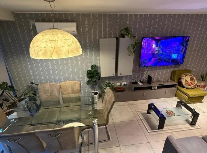 Departamento 5 ambientes en Nueva Córdoba — Transito Cáceres de Allende al 400 — Alquiler, foto 5 de 8