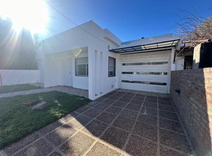 Casa 2 Dorm. en Mendiolaza — Calle 6 al 100 — Venta, foto 2 de 8