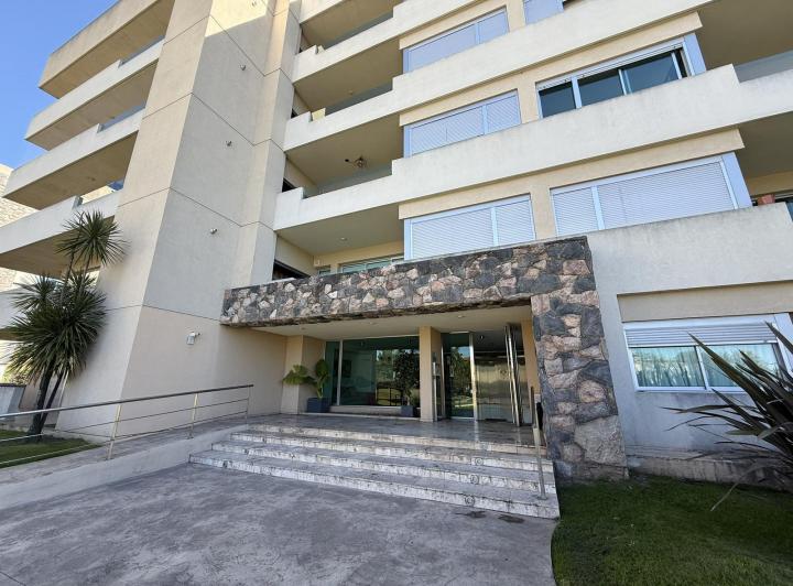 Departamento 3 ambientes en Chateau Carreras — MAI TEI al 200 — Venta, foto 3 de 8