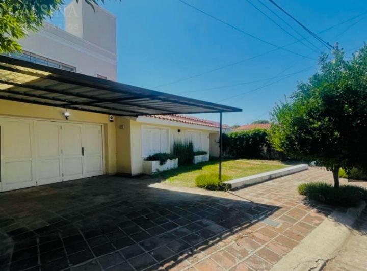 Casa en Venta en Cerro de las Rosas — Casa en Venta Cerro de Las Rosas Calle, A 1 Cuadra de Avenida Rafael Núñez. — Venta, foto 2 de 8