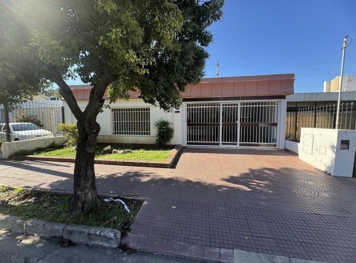 Casa 4 ambientes en Parque Vélez Sársfield — Pablo Mirizzi al 500 — Venta, foto 2 de 8