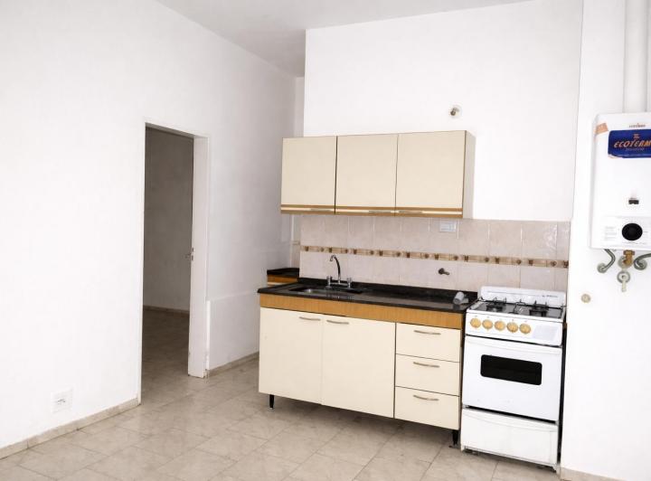 Departamento 2 ambientes en Centro — Sarmiento al 300 — Venta, foto 1 de 8