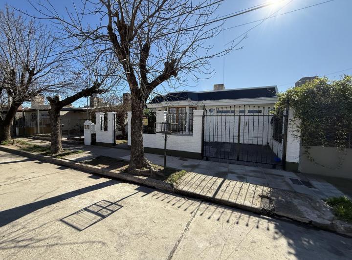Casa 4 amb en Barrio Cerveceros — Martiniano Scieppaquercia al 2700 — Venta, foto 2 de 8