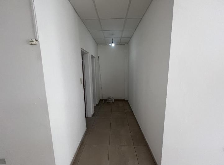 Local Comercial en Argüello — Ricardo Rojas al 6700 — Alquiler, foto 6 de 8