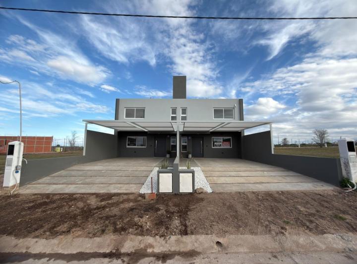 Duplex en Docta — Mza 109 Lote 8 — Venta, foto 1 de 8
