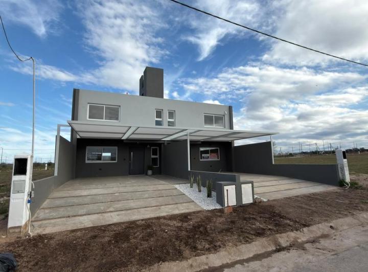 Duplex en Docta — Mza 109 Lote 8 — Venta, foto 2 de 8