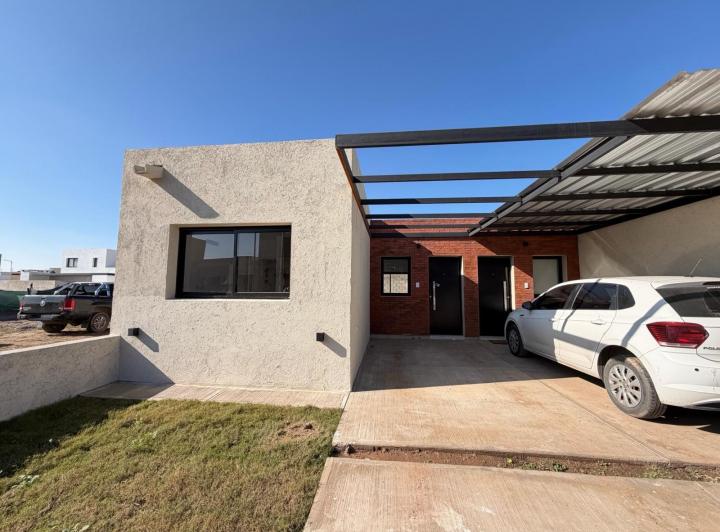 Casa en Campos de Manantiales — mza 118 Lote 8 — Venta, foto 2 de 8