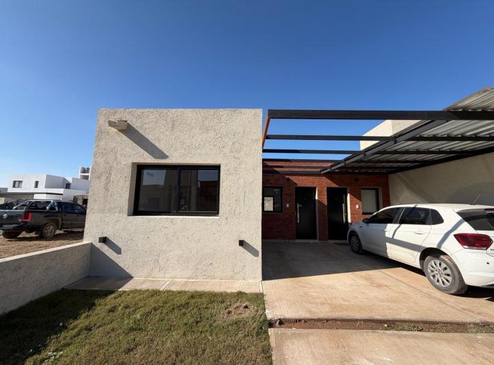 Casa en Campos de Manantiales — mza 118 Lote 8 — Venta, foto 3 de 8