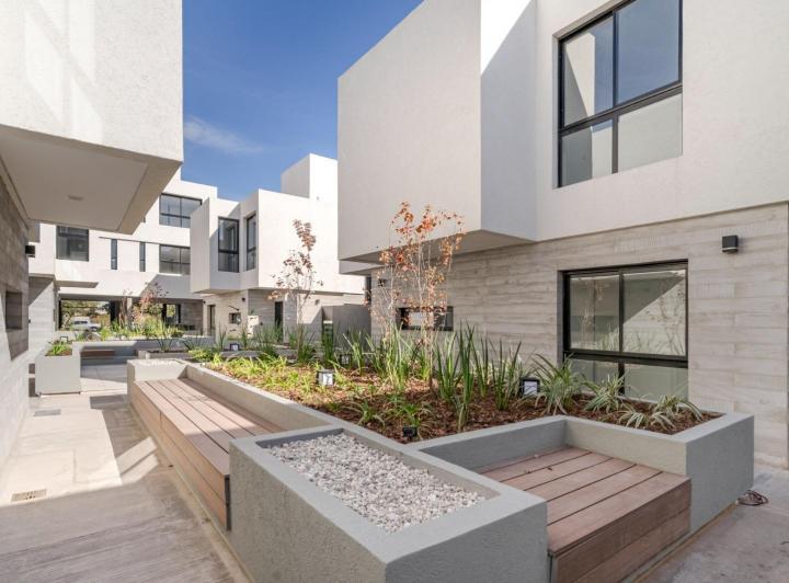 Casa 4 ambientes en Poeta Lugones — Damian Garat al 2600 — Alquiler, foto 1 de 8
