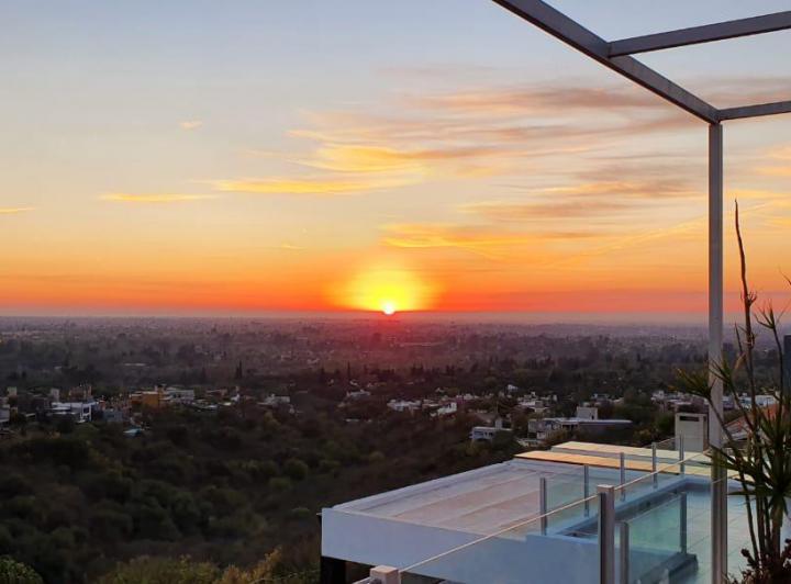 Casa 9 ambientes en Country Cinco Lomas — Venta, foto 1 de 8
