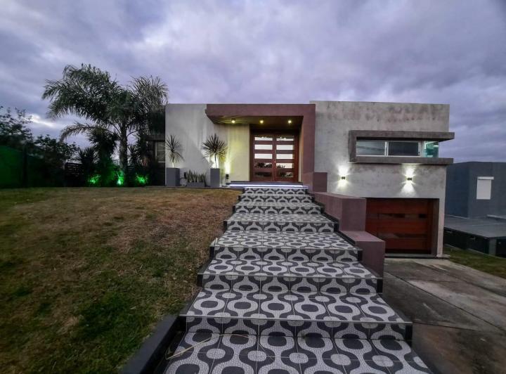 Casa 9 ambientes en Country Cinco Lomas — Venta, foto 2 de 8