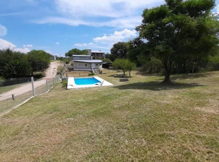 Casa 3 dorm. en Villa Parque Siquiman — Los Manantiales Esq Aguaribay 0 — Venta, foto 1 de 8
