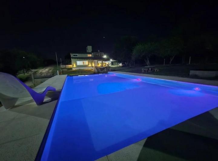Casa 3 dorm. en Villa Parque Siquiman — Los Manantiales Esq Aguaribay 0 — Venta, foto 2 de 8