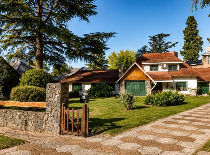 Casa 14 ambientes en Jardín Espinosa — Francisco DE Argañaraz Y Murguía al 3400 — Venta, foto 1 de 8