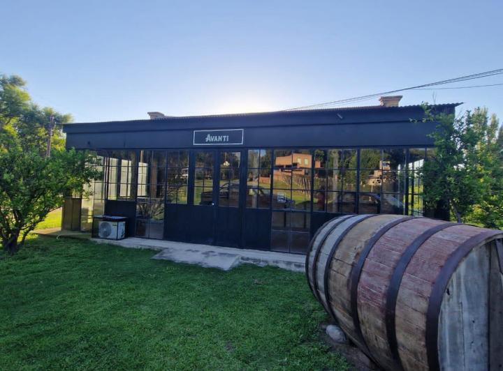 Comercial en Villa de Las Rosas — En Venta Edificio Bodega, Salón de Degustación y Viñedos Villa de Las Rosas...traslasierra!! — Venta, foto 2 de 8