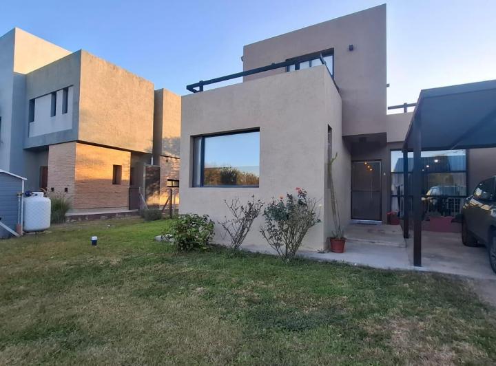 Casa 6 ambientes en Valle del Golf — Valle del Golf al 100. Malagueño. Còrdoba — Alquiler, foto 1 de 8