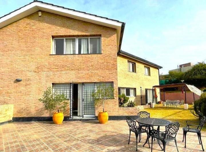 Casa 4 dorm en Villa del Lago — Zorrilla de San Martin al 100.villa DEL Lago. Punilla. Córdoba — Venta, foto 1 de 8