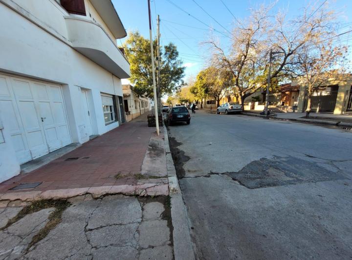 Galpón en Villa Dolores — Mariano Moreno al 100 — Venta, foto 1 de 8