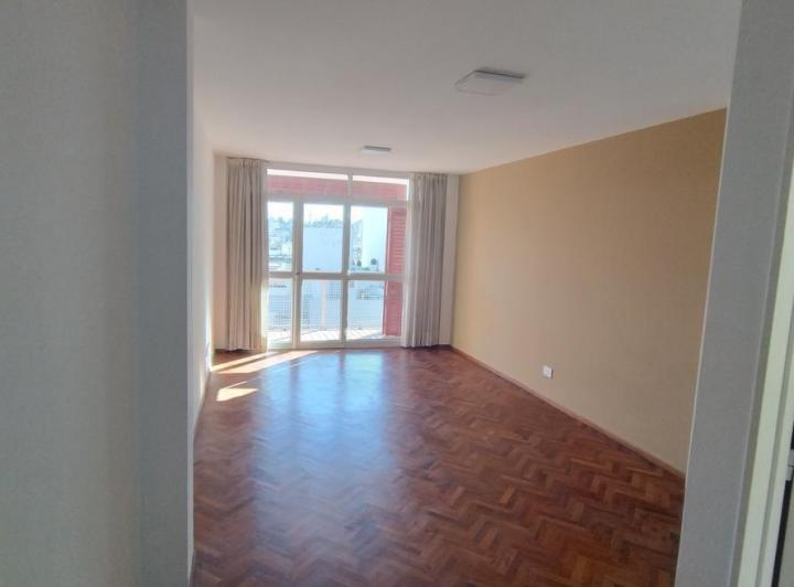 Departamento 2 Dorm. en Centro — Alvear 40, Centro, 2 Dormitorios, Renovado a Nuevo, Balcón — Venta, foto 1 de 8