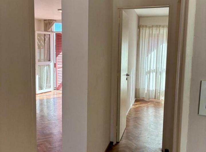 Departamento 2 Dorm. en Centro — Alvear 40, Centro, 2 Dormitorios, Renovado a Nuevo, Balcón — Venta, foto 2 de 8