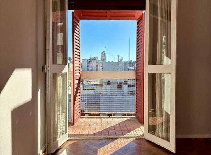 Departamento 2 Dorm. en Centro — Alvear 40, Centro, 2 Dormitorios, Renovado a Nuevo, Balcón — Venta, foto 4 de 8