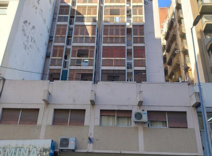 Departamento 2 Dorm. en Centro — Alvear 40, Centro, 2 Dormitorios, Renovado a Nuevo, Balcón — Venta, foto 6 de 8