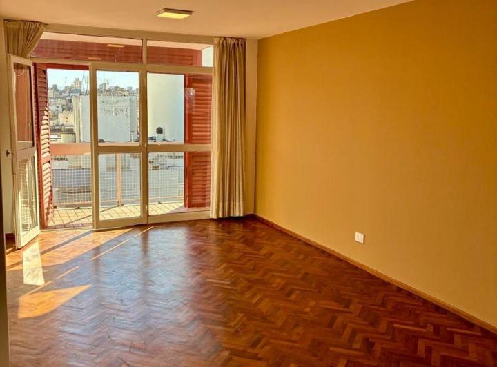 Departamento 2 Dorm. en Centro — Alvear 40, Centro, 2 Dormitorios, Renovado a Nuevo, Balcón — Venta, foto 7 de 8
