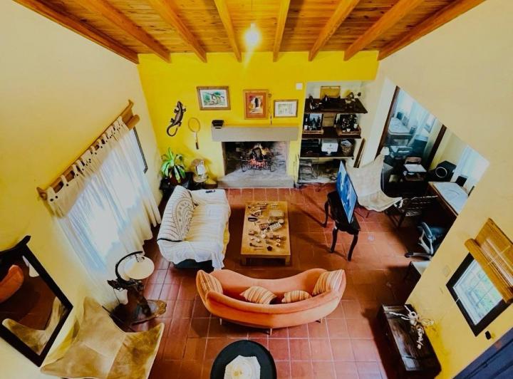 Casa 4 ambientes en Barrio Las Mercedes — Venta Casa en Suite con Entre Piso a Minutos del Terròn/ Còrdoba/mendiolaza. — Venta, foto 2 de 8