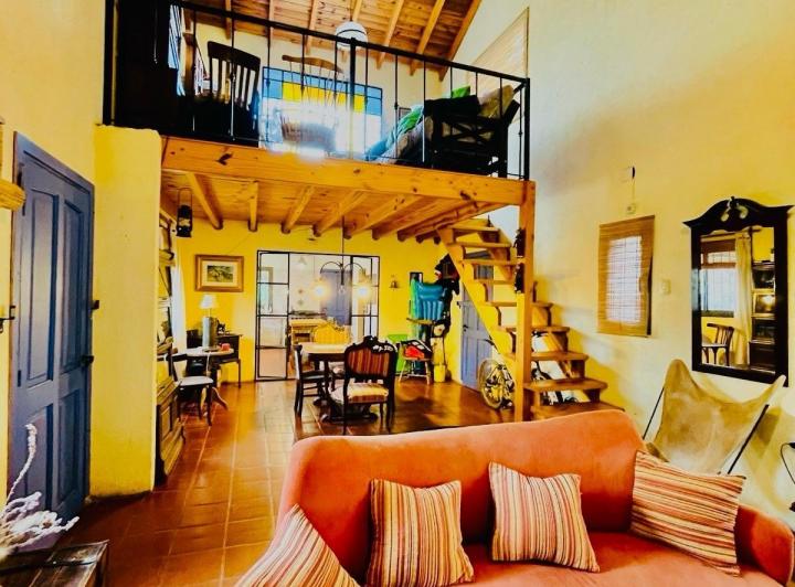 Casa 4 ambientes en Barrio Las Mercedes — Venta Casa en Suite con Entre Piso a Minutos del Terròn/ Còrdoba/mendiolaza. — Venta, foto 3 de 8