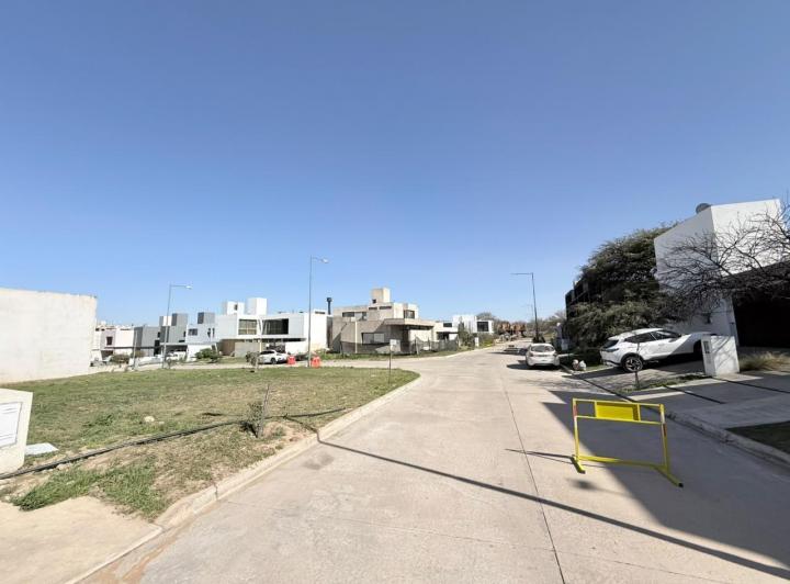 Lote en Costas de Manantiales — Venta, foto 1 de 8