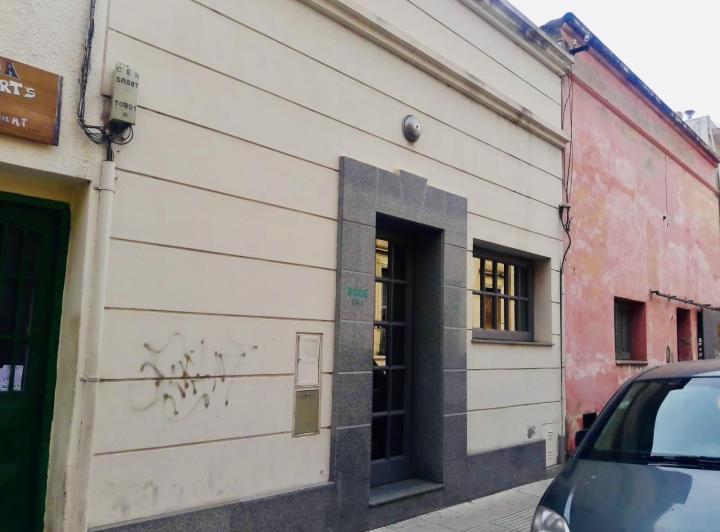 Oficina en Alberdi — Alquilo Inmueble DE Oficinas. Amoblado ! Consultorios, Empresas... Alberdi, CBA — Alquiler, foto 1 de 8