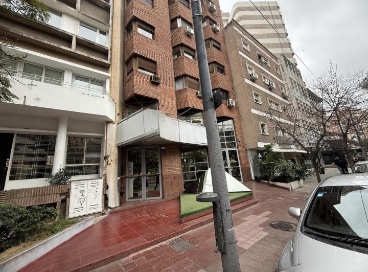 Local Comercial en Alberdi — Marcelo T de Alvear 68 — Alquiler, foto 1 de 8