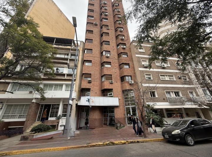 Local Comercial en Alberdi — Marcelo T de Alvear 68 — Alquiler, foto 4 de 8