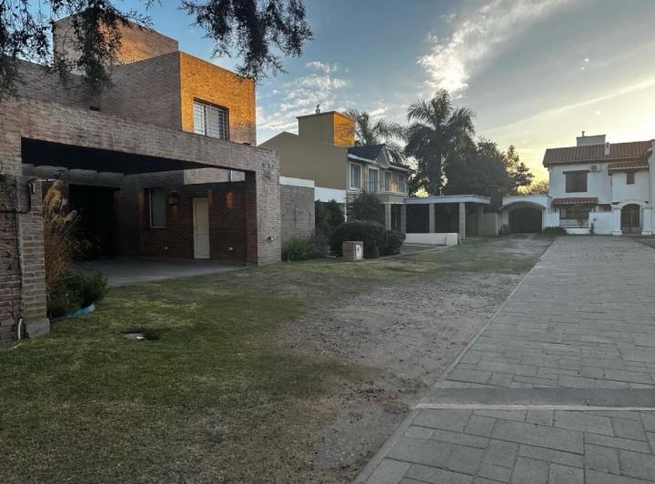 Casa 5 ambientes en Alejandro Centeno — Housing Alejandro Centeno Cordoba, Martin Fierro esq J. Verdaguer — Venta, foto 2 de 8