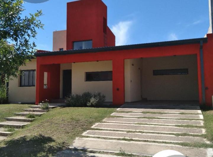 Casa 3 dorm. en Comarca de Allende — Av. Padre Luchesse Km 3,5 - Comarca de Allende — Venta, foto 2 de 8